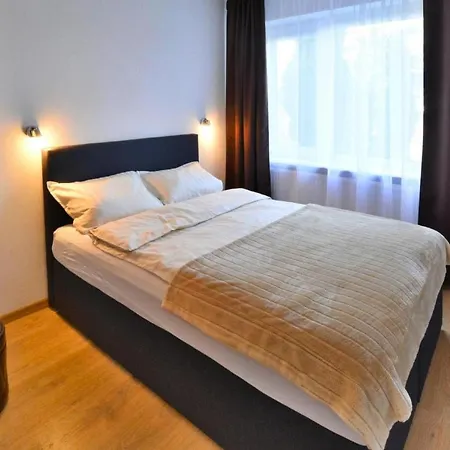 Grosse, Komfortable Mit Privatem Garten بيت للعطل