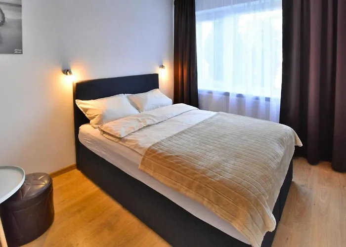 Grosse, Komfortable Mit Privatem Garten بيت للعطل