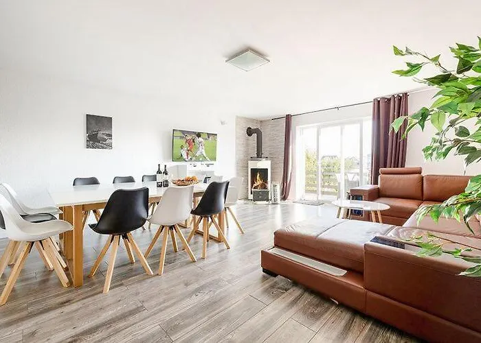 Grosse, Komfortable Mit Privatem Garten بيت للعطل أوسترونيه مورسكية