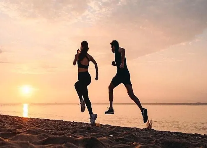 Grosse, Komfortable Mit Privatem Garten أوسترونيه مورسكية